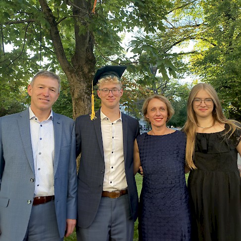 Kęstas, Nomeda, Rokas ir Milda Lisauskai